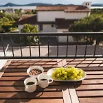 In With Terrace, Air Conditioning, Wifi, Dishwasher, Pool 4932-4 * Vodice