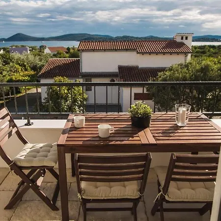 In With Terrace, Air Conditioning, Wifi, Dishwasher, Pool 4932-4 Apartment