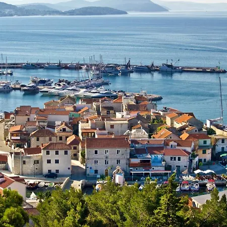 In With Terrace, Air Conditioning, Wifi, Dishwasher, Pool 4932-4 Lejlighed Vodice
