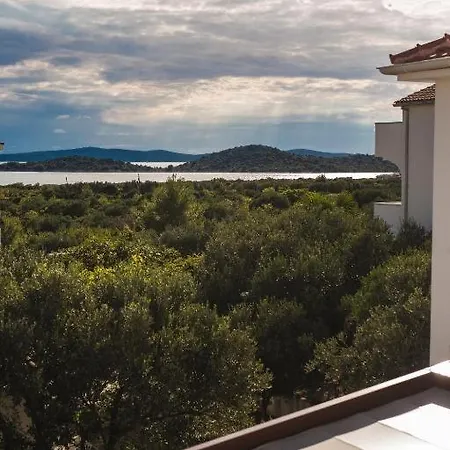 In With Terrace, Air Conditioning, Wifi, Dishwasher, Pool 4932-4