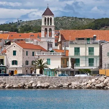 In With Terrace, Air Conditioning, Wifi, Dishwasher, Pool 4932-4 * Vodice