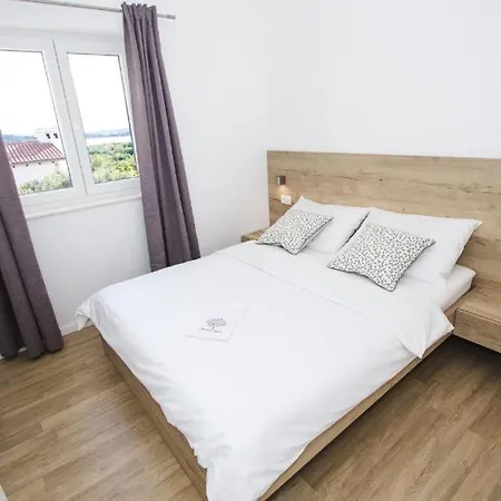 In With Terrace, Air Conditioning, Wifi, Dishwasher, Pool 4932-4 Apartment