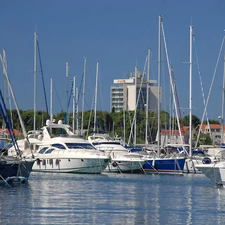 In With Terrace, Air Conditioning, Wifi, Dishwasher, Pool 4932-4 Apartment Vodice