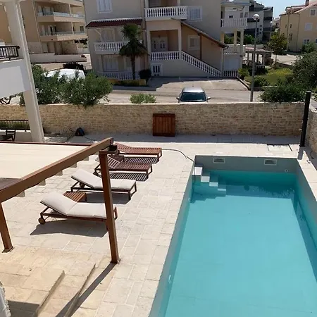 In With Terrace, Air Conditioning, Wifi, Dishwasher, Pool 4932-4 Lejlighed