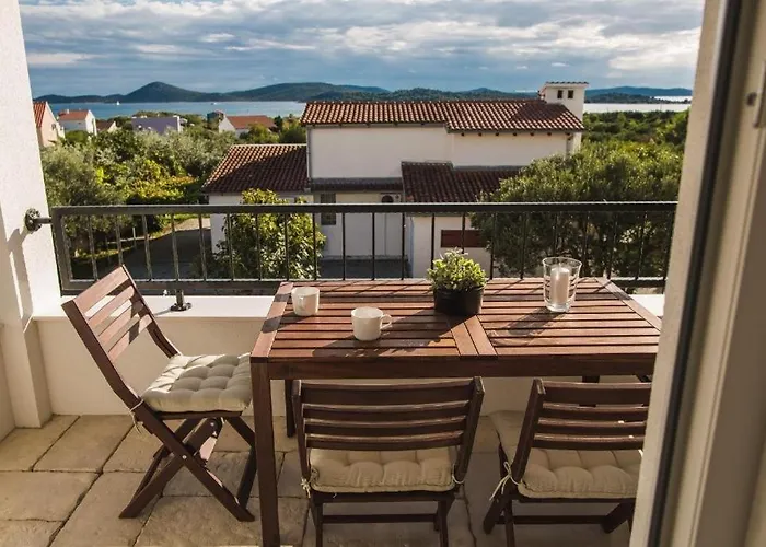 In With Terrace, Air Conditioning, Wifi, Dishwasher, Pool 4932-4 公寓