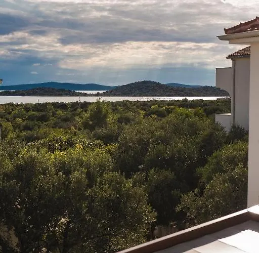 In With Terrace, Air Conditioning, Wifi, Dishwasher, Pool 4932-4