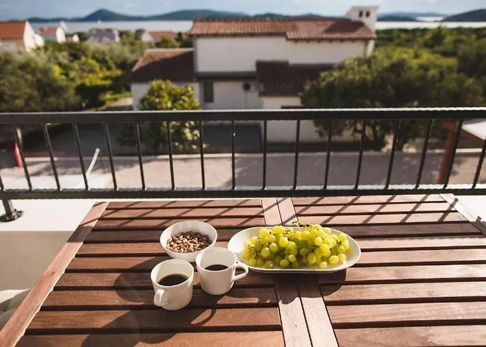 In With Terrace, Air Conditioning, Wifi, Dishwasher, Pool 4932-4 * Vodice