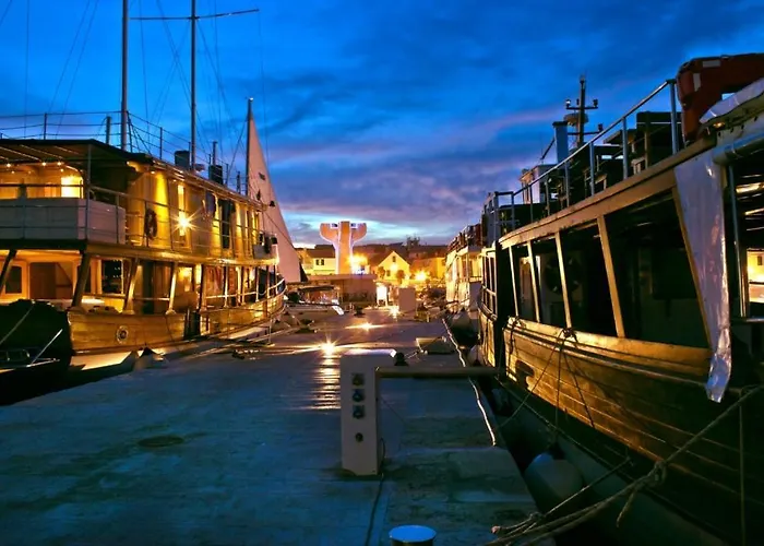 In With Terrace, Air Conditioning, Wifi, Dishwasher, Pool 4932-4