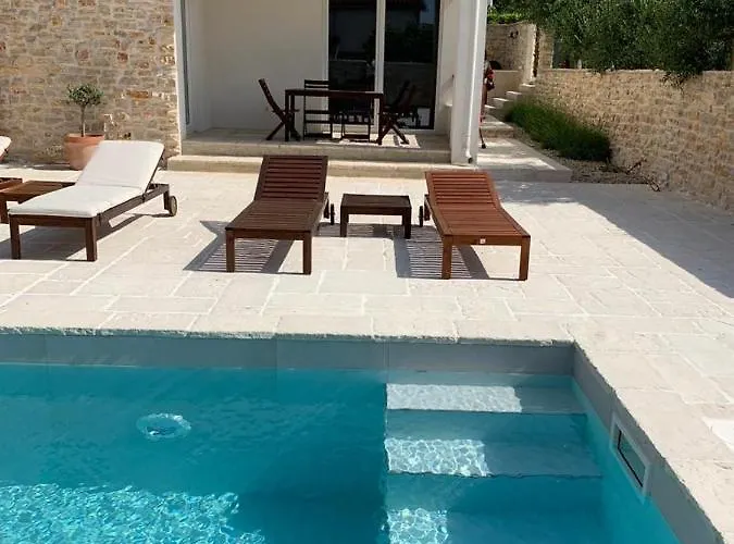 In With Terrace, Air Conditioning, Wifi, Dishwasher, Pool 4932-4